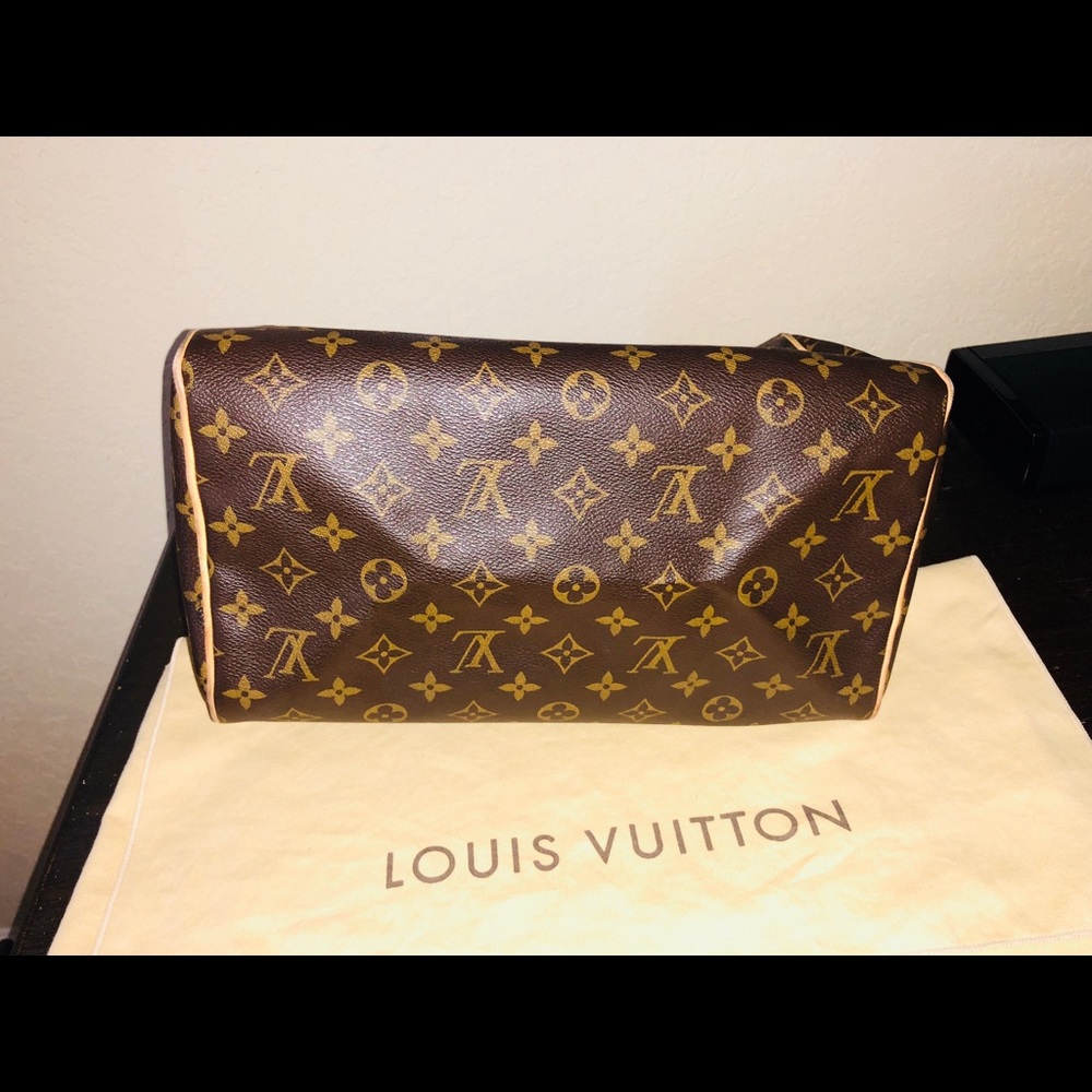 SOLD!🎉💕Louis Vuitton Speedy 30 with lock, keys. - Picture 8 of 8